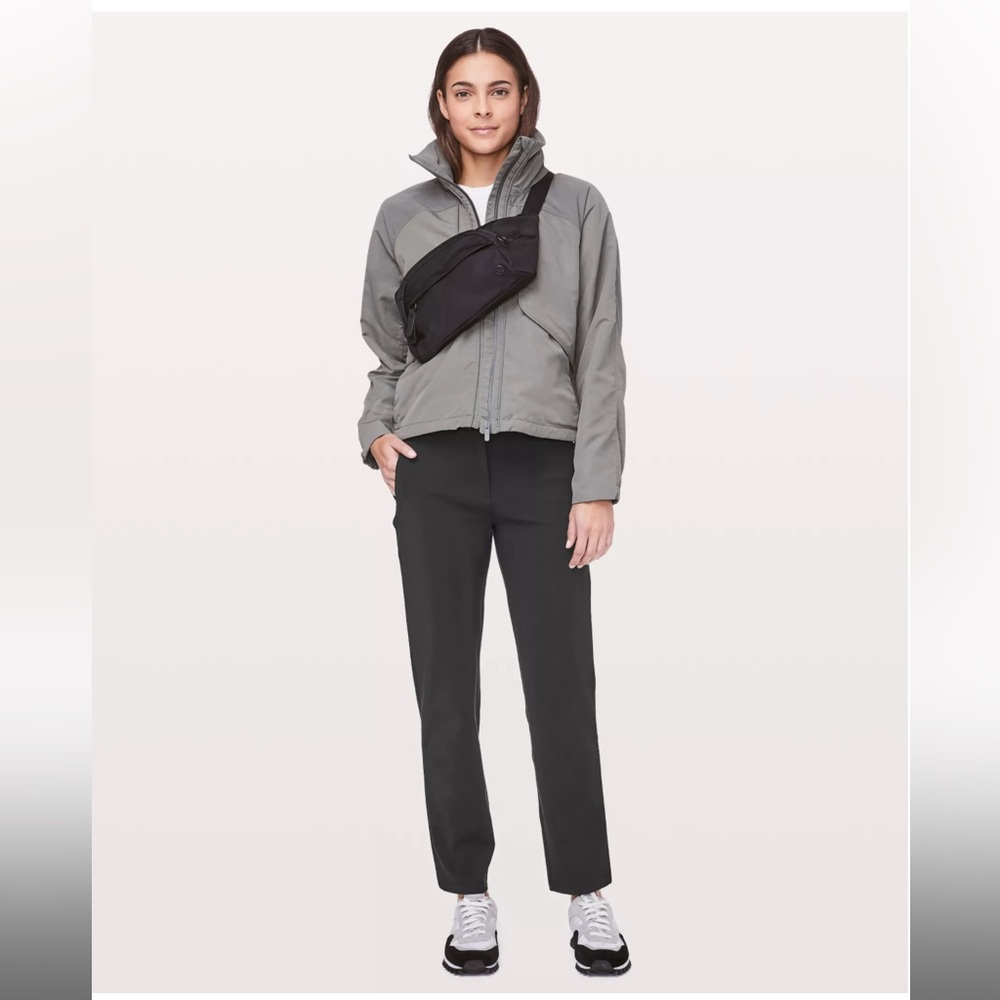 Black Lululemon On The Move Pant. Size 8. New condition.